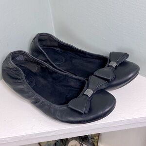 Bandolino Ferrista Black Leather Ballet Flats with Bow Accent size 8